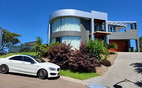 Grandview - Luxurious Entertainer With Spectacular Views